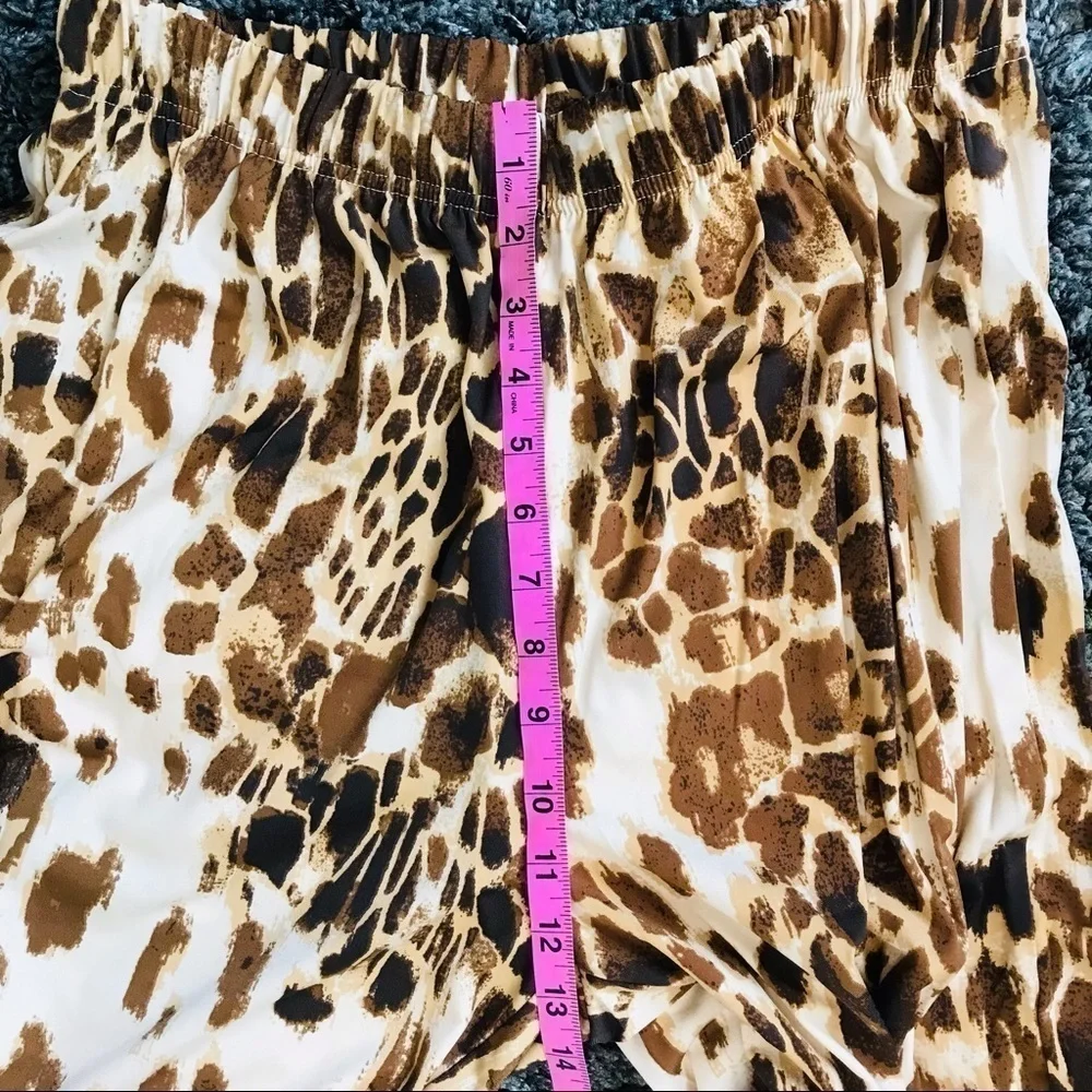 Denims 24/7 Leopard Print pants Size M 14/16